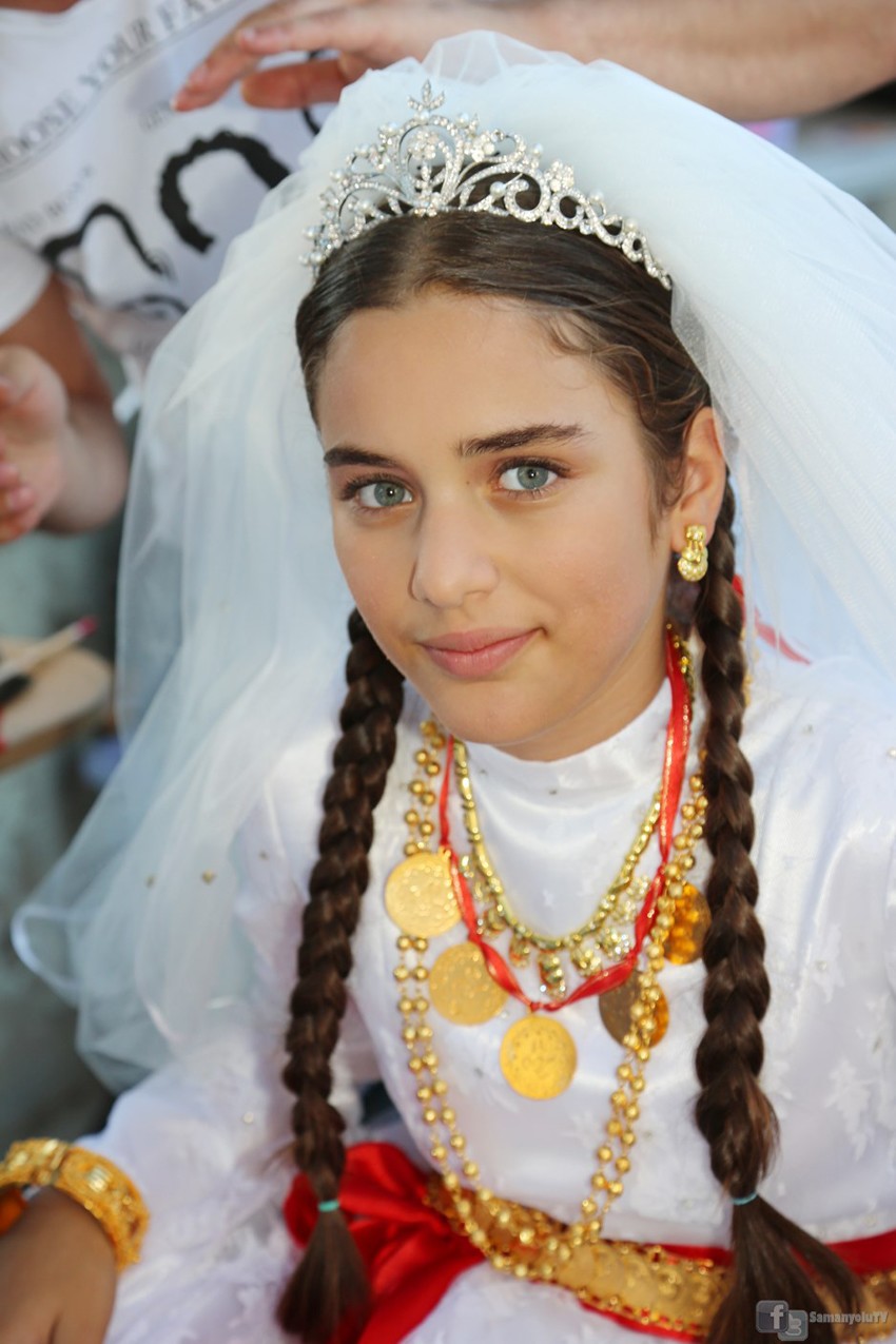 Child Bride which stars Cagla Simsek, Ufuk Sen, and Bengi Ozturk has a new protagonist soon. After Ozan Simsek has left tv series, Baris Cakmak becomes a ... - child-bride-5
